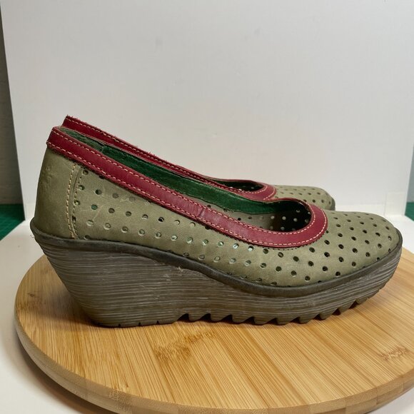 Fly London Women 40 Yika Green Perforated Leather Wedge Heels Closed Toe Comfort - Picture 6 of 9